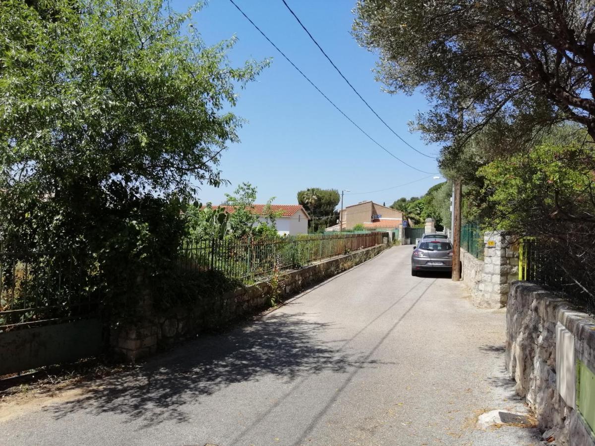 T2 36 m2, RdC de villa, clim, gd jardin clos, animx ok, quartier Mt Faron très calme, wifi, parking Toulon Extérieur photo